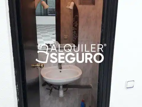 Bany de Local de lloguer en San Fernando de Henares