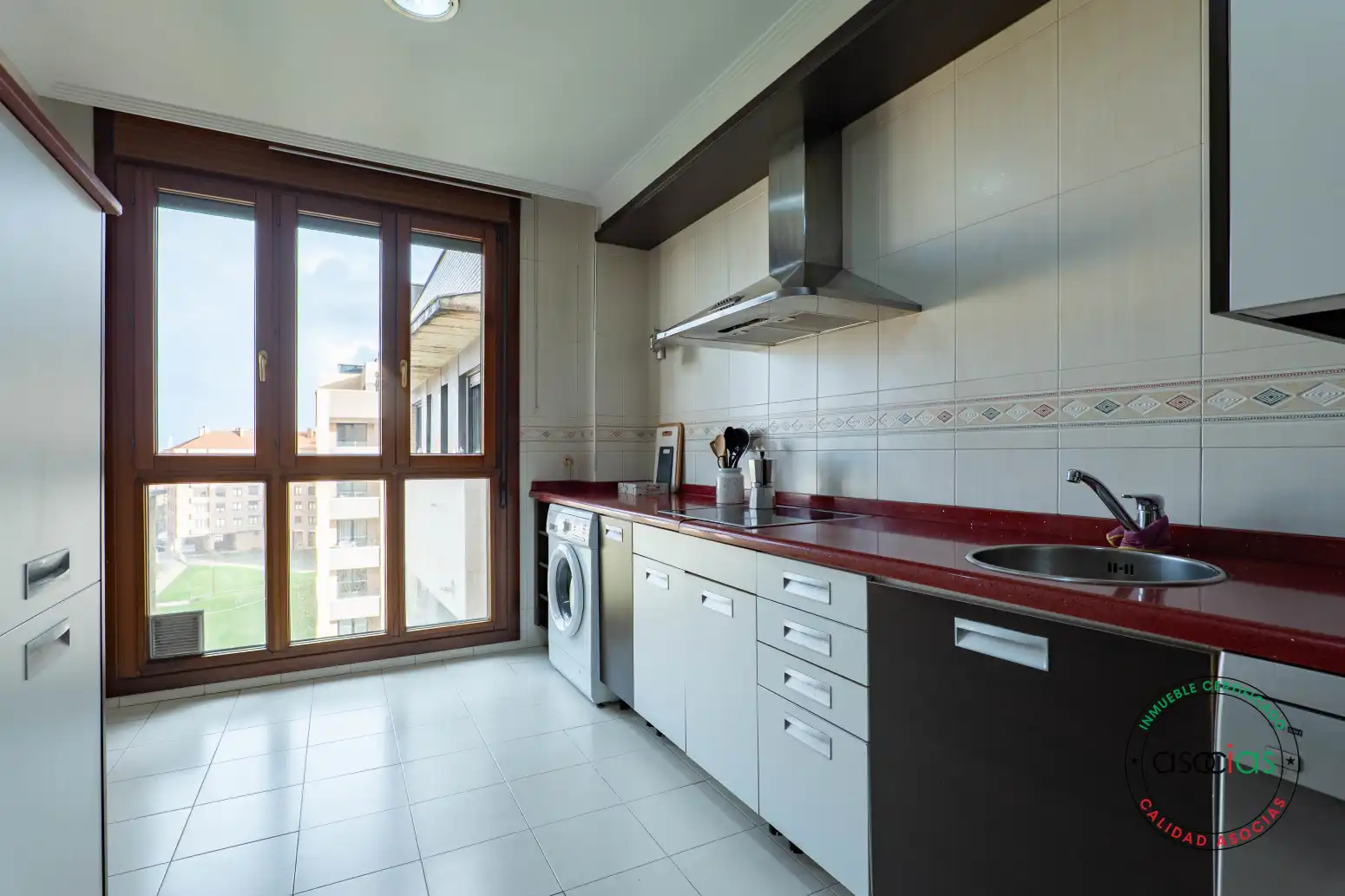 Cocina de Piso en venta en Gijón  con Calefacción, Parquet y Trastero