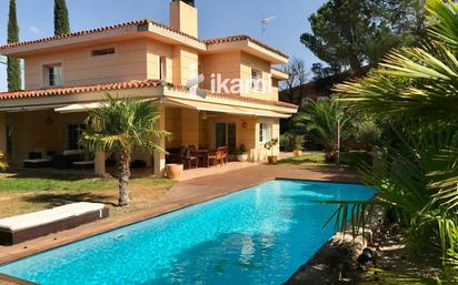 Exterior view of House or chalet for sale in Ciudalcampo  with Air Conditioner, Heating and Oven