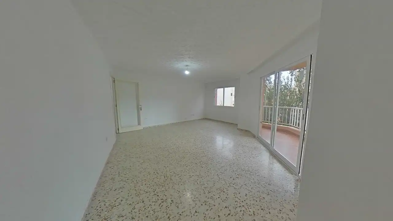 Flat with terrace for sale in Llevant