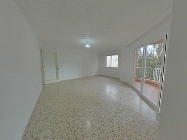Pis amb balcó en venda a Llevant