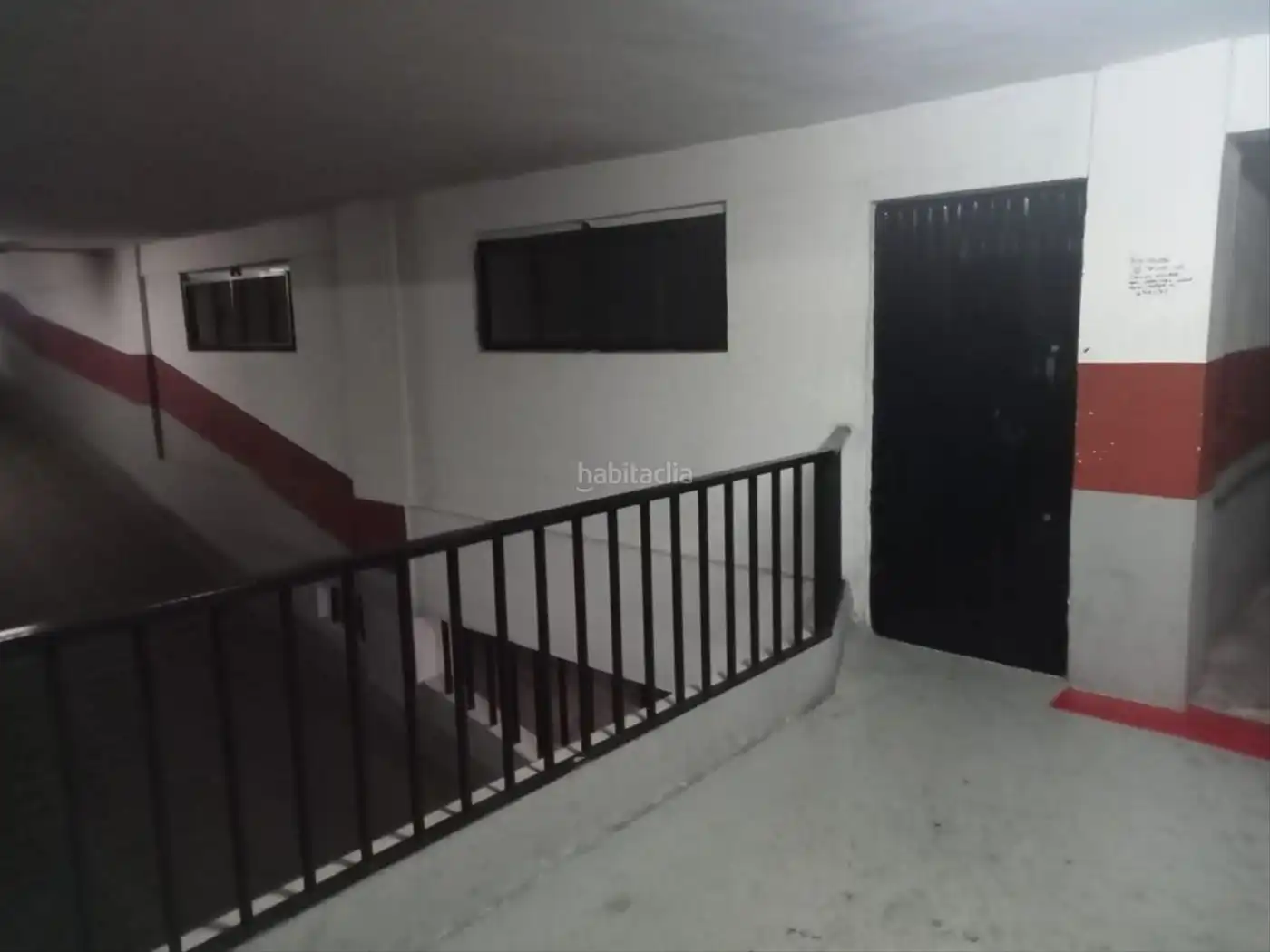 Motorradstellplatz zur Miete in Carrer del Periodista Gil Sumbiela 64