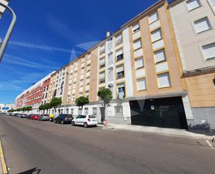 Exterior view of Flat for sale in Badajoz Capital  with Furnished and Community pool