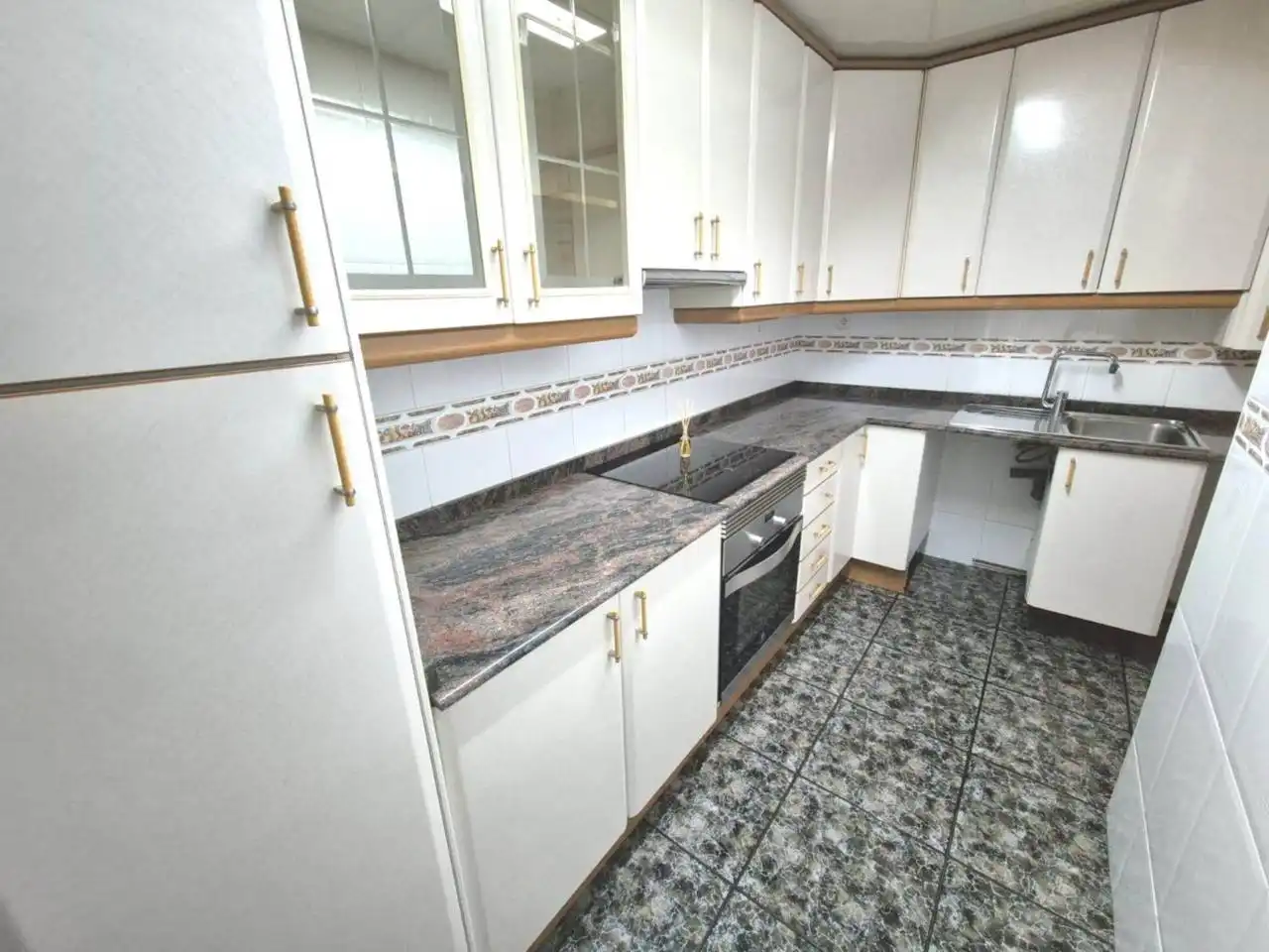 Cocina de Piso en venta en Badalona con Aire acondicionado