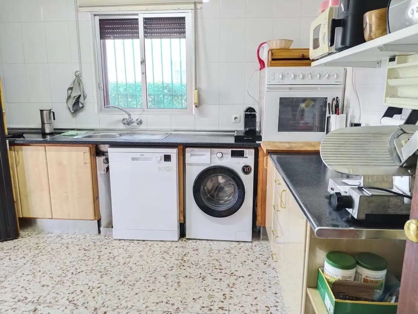Cuina de Finca rústica en venda en Chipiona amb Aire condicionat, Jardí privat i Terrassa