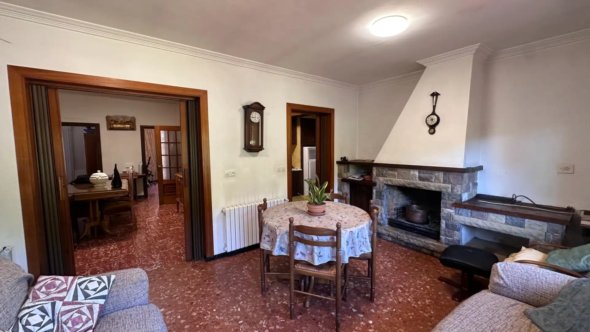 Sala de estar de Casa adosada en venta en Castellfollit de la Roca con Calefacción, Jardín privado y Terraza