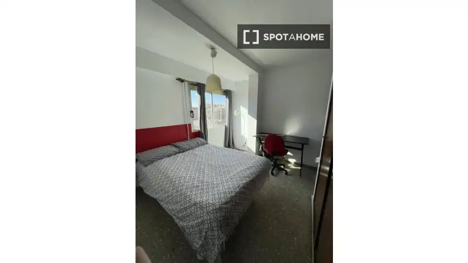 Bedroom of Flat for rent in Valencia  with Air Conditioner, Heating and Furnished