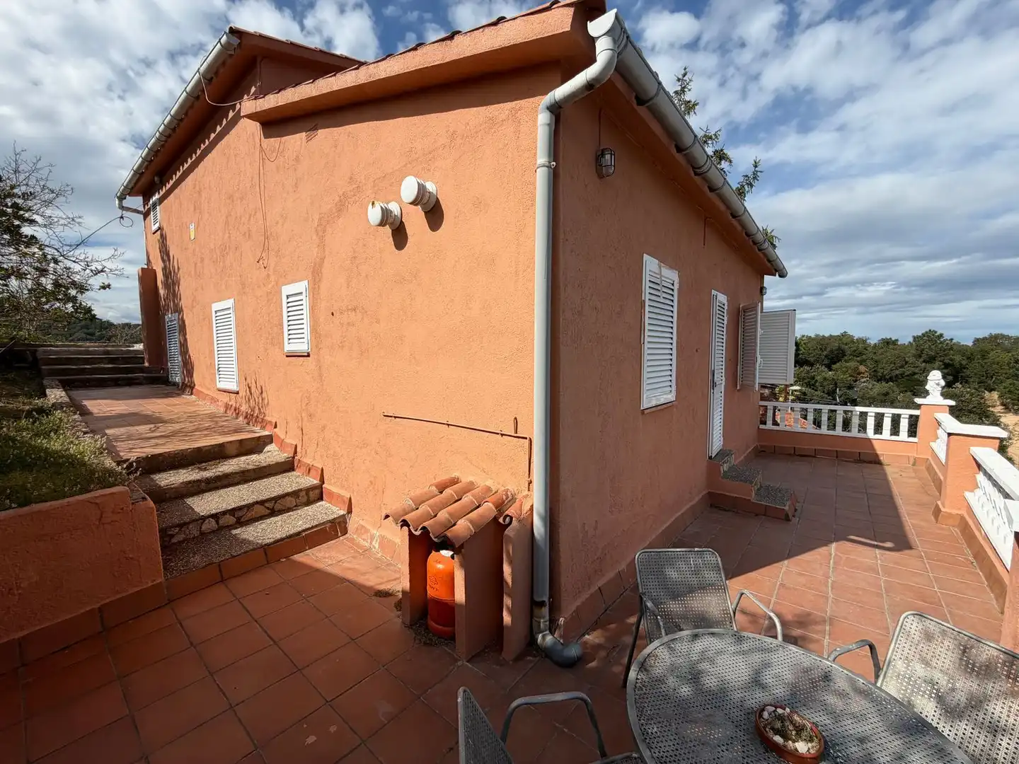 Vista exterior de Casa o xalet en venda en Llagostera amb Jardí privat, Terrassa i Traster