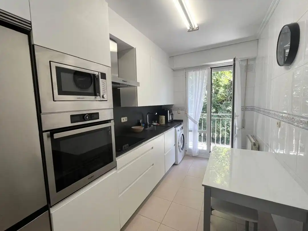 Flat with terrace to rent in Ibaeta, imagen 3