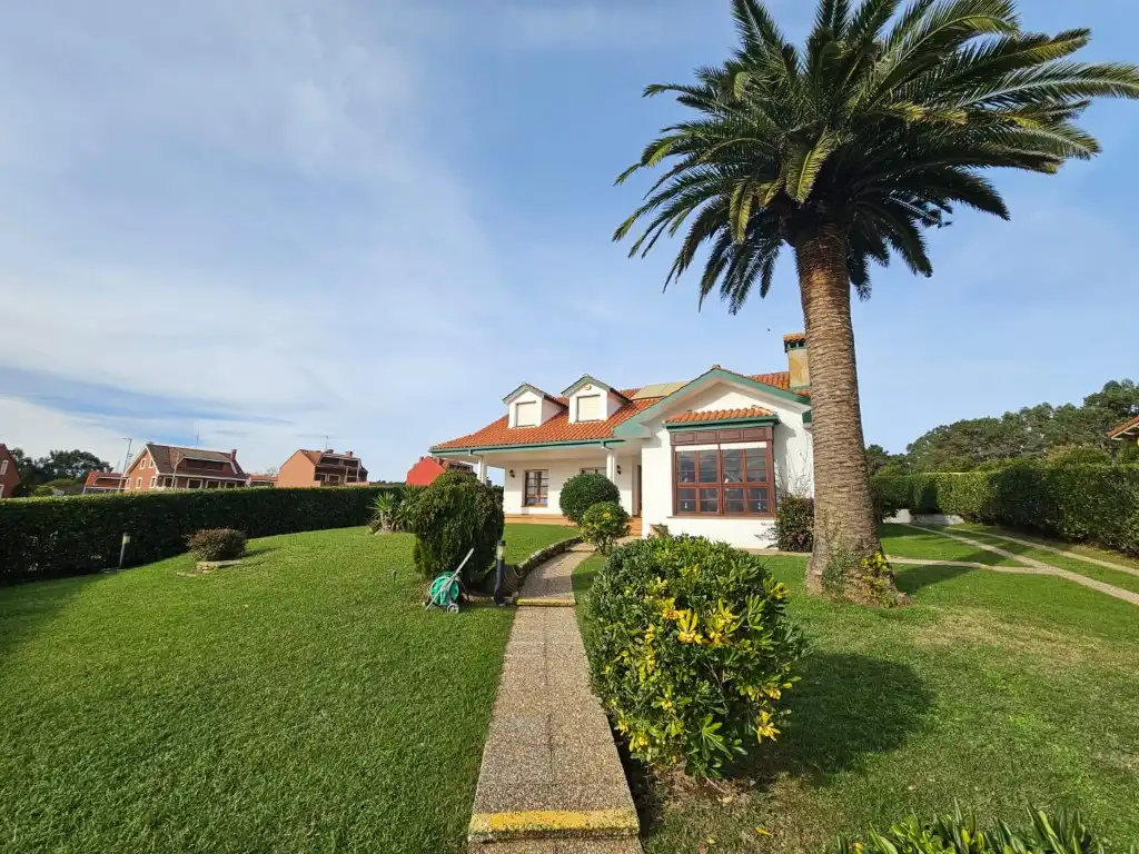 Vista exterior de Casa o chalet en venta en Gozón