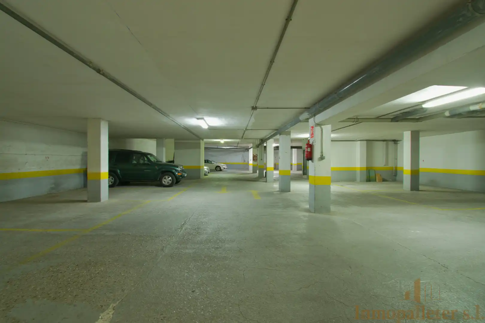 Parkplatz von Büro zum Verkauf in Valencia mit Klimaanlage und Möbliert