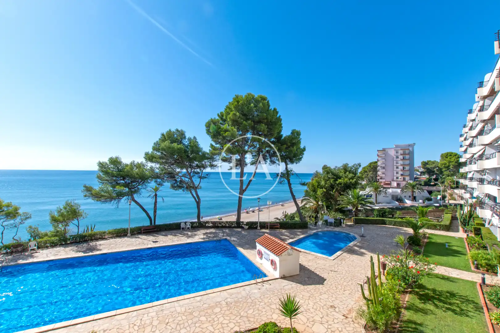 Apartment with pool for sale in Passeig Marítim 23, imagen 2