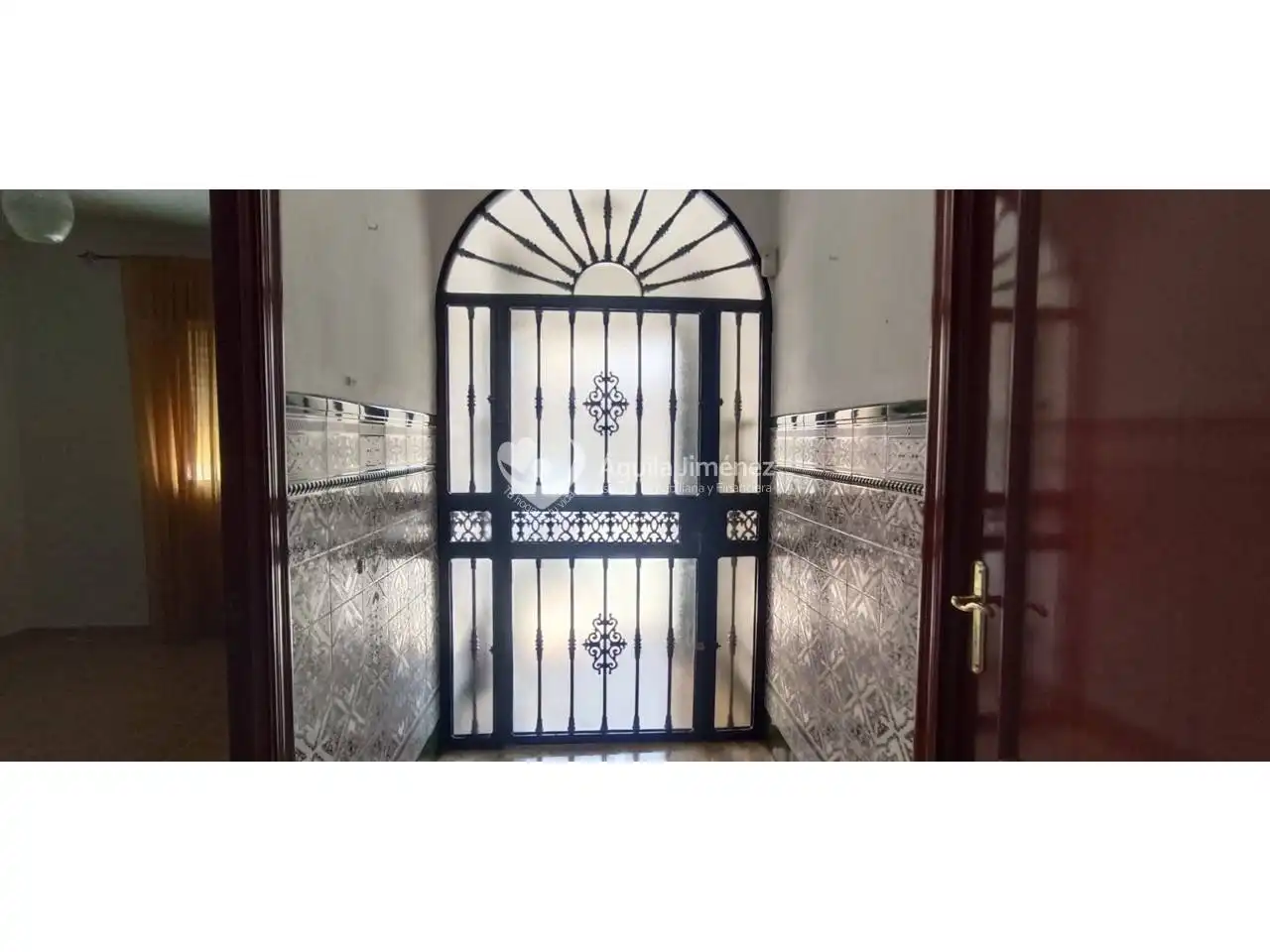Casa adosada en venta en Alcalá de Guadaira con Calefacción, Terraza y Piscina