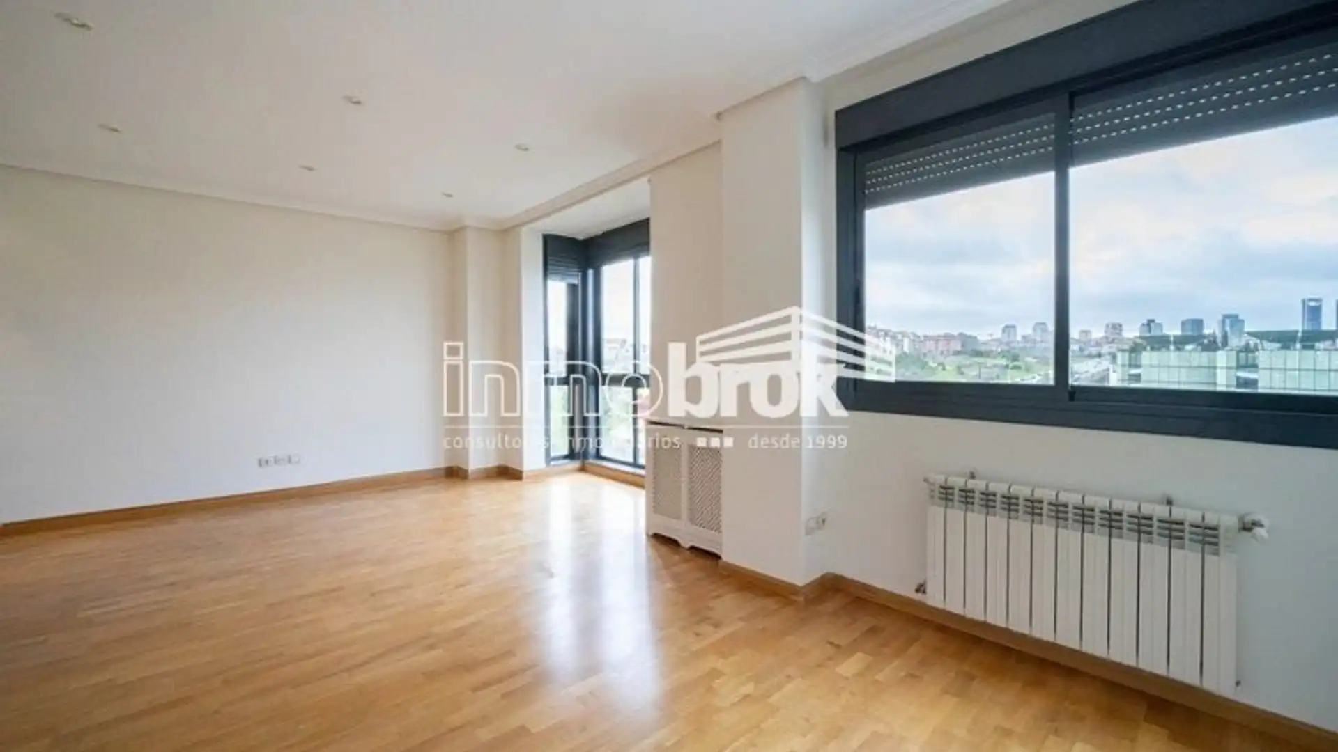 Habitación de Piso en venta en  Madrid Capital con Aire acondicionado, Calefacción y Trastero