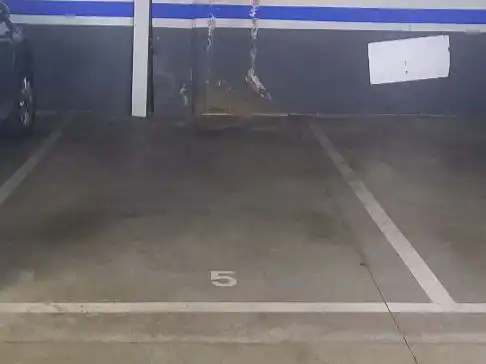 Parkplatz von Garage zur Miete in Figueres