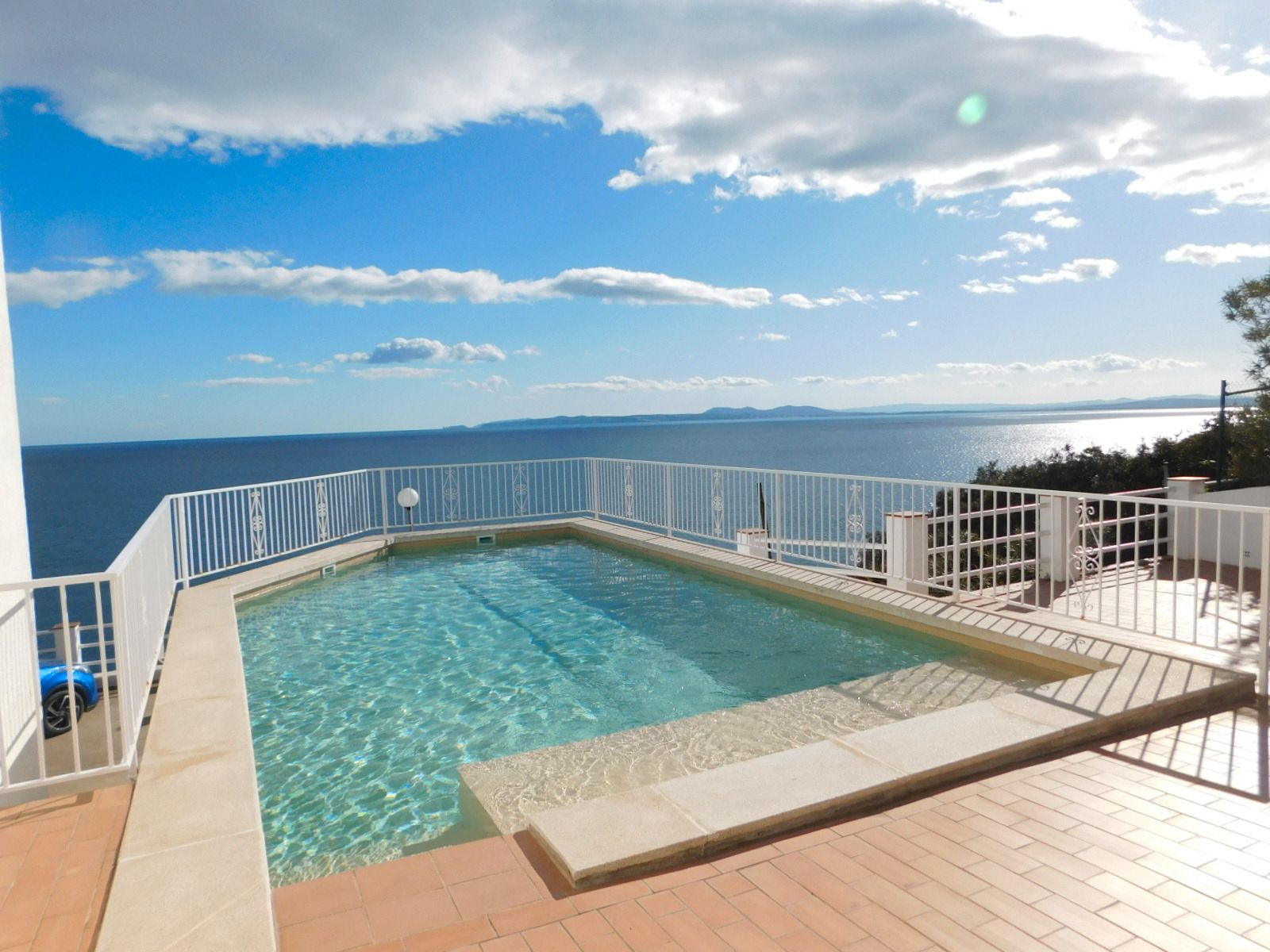 Swimming pool of Apartment for sale in Roses  with Air Conditioner, Heating and Terrace