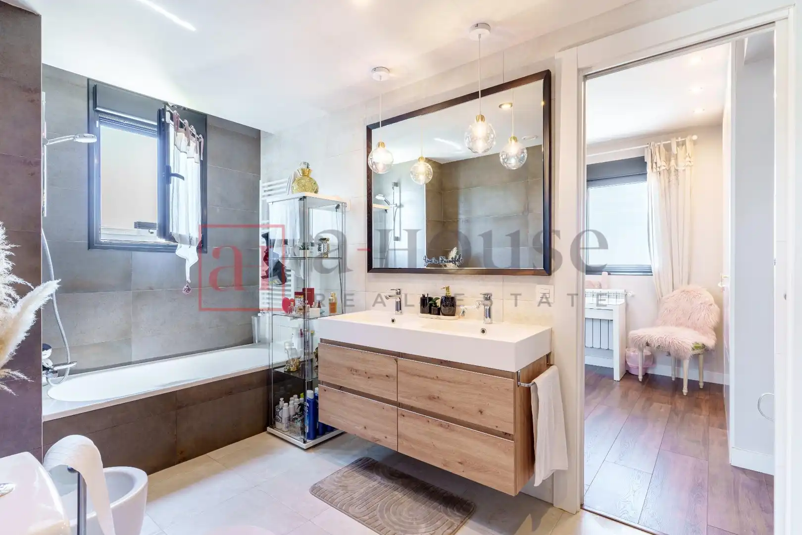 Baño de Casa adosada en venta en Boadilla del Monte con Aire acondicionado, Calefacción y Jardín privado