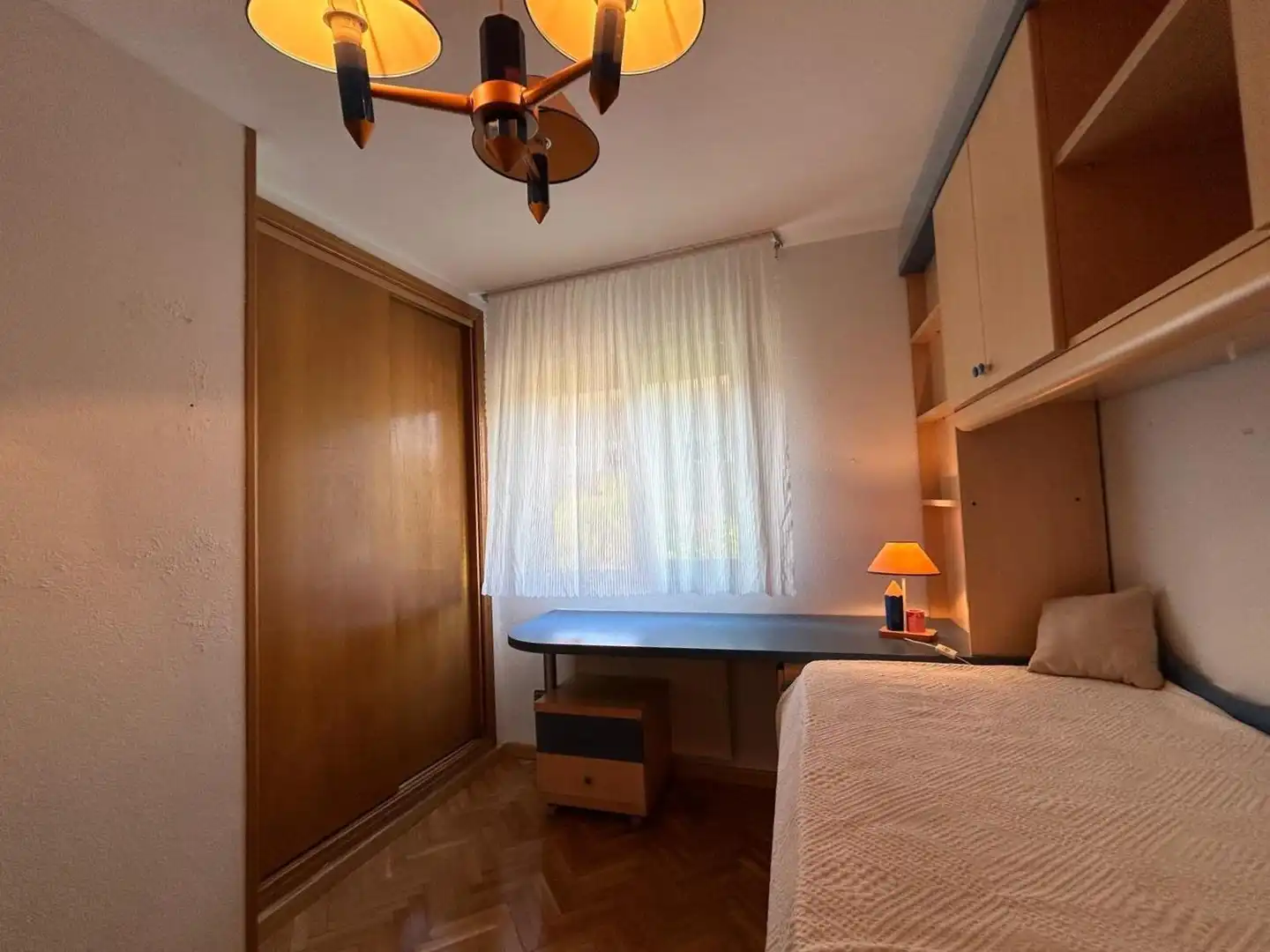 Flat for sale in Avenida FELICIDAD, Los Rosales