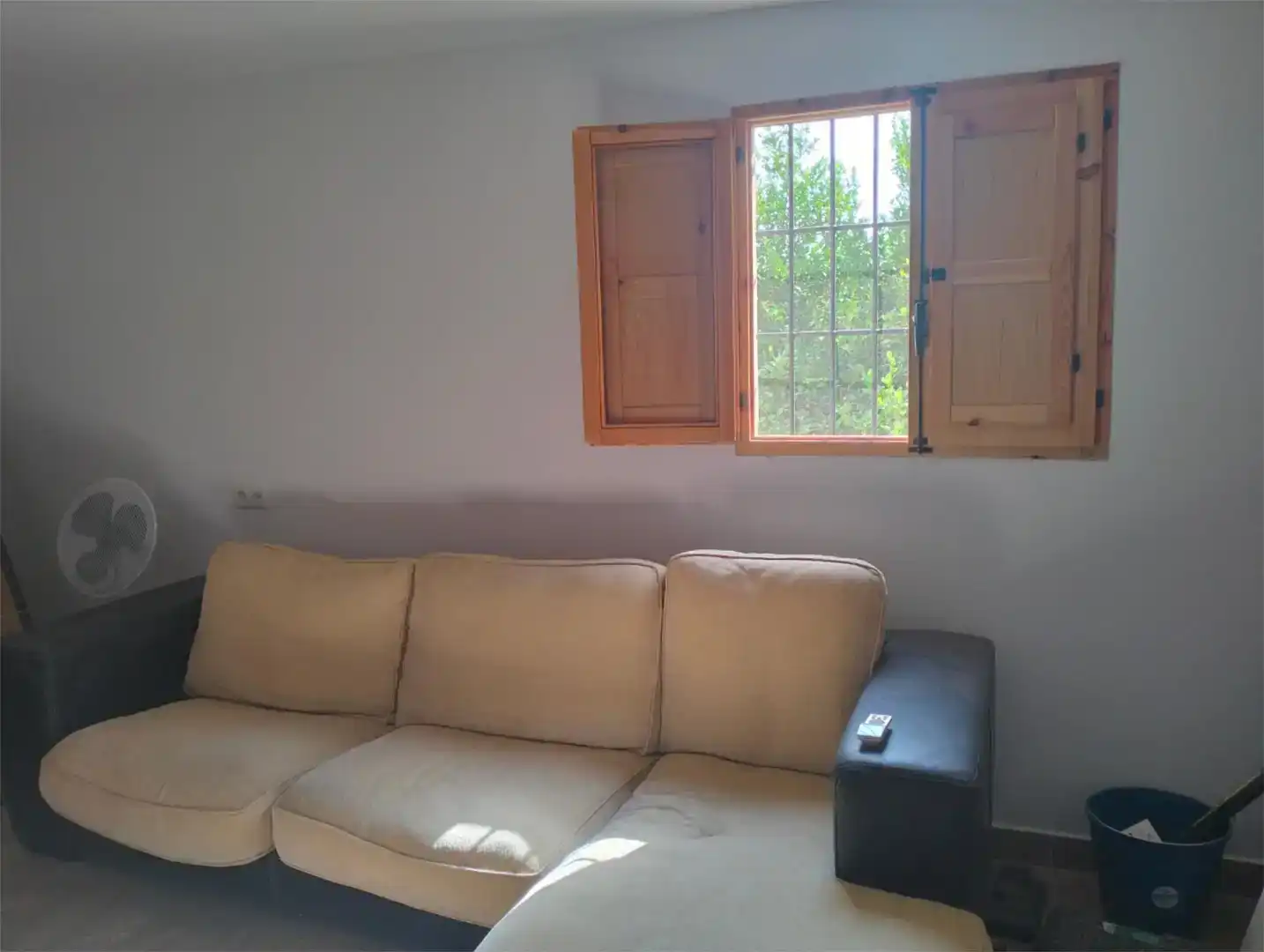 Sala d'estar de Casa o xalet en venda en Íllar amb Aire condicionat