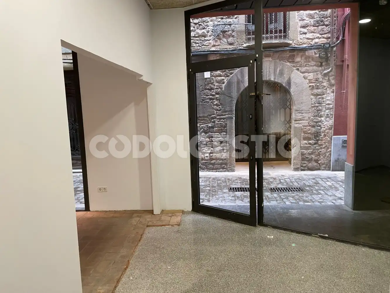 Commercial properties for rent in Cardona, 6, Centre