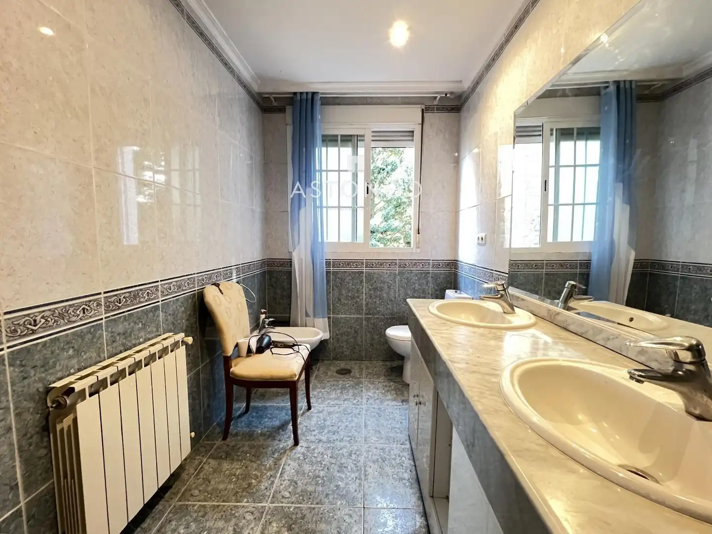 Baño de Casa o chalet de alquiler en Ciudalcampo con Calefacción, Jardín privado y Terraza