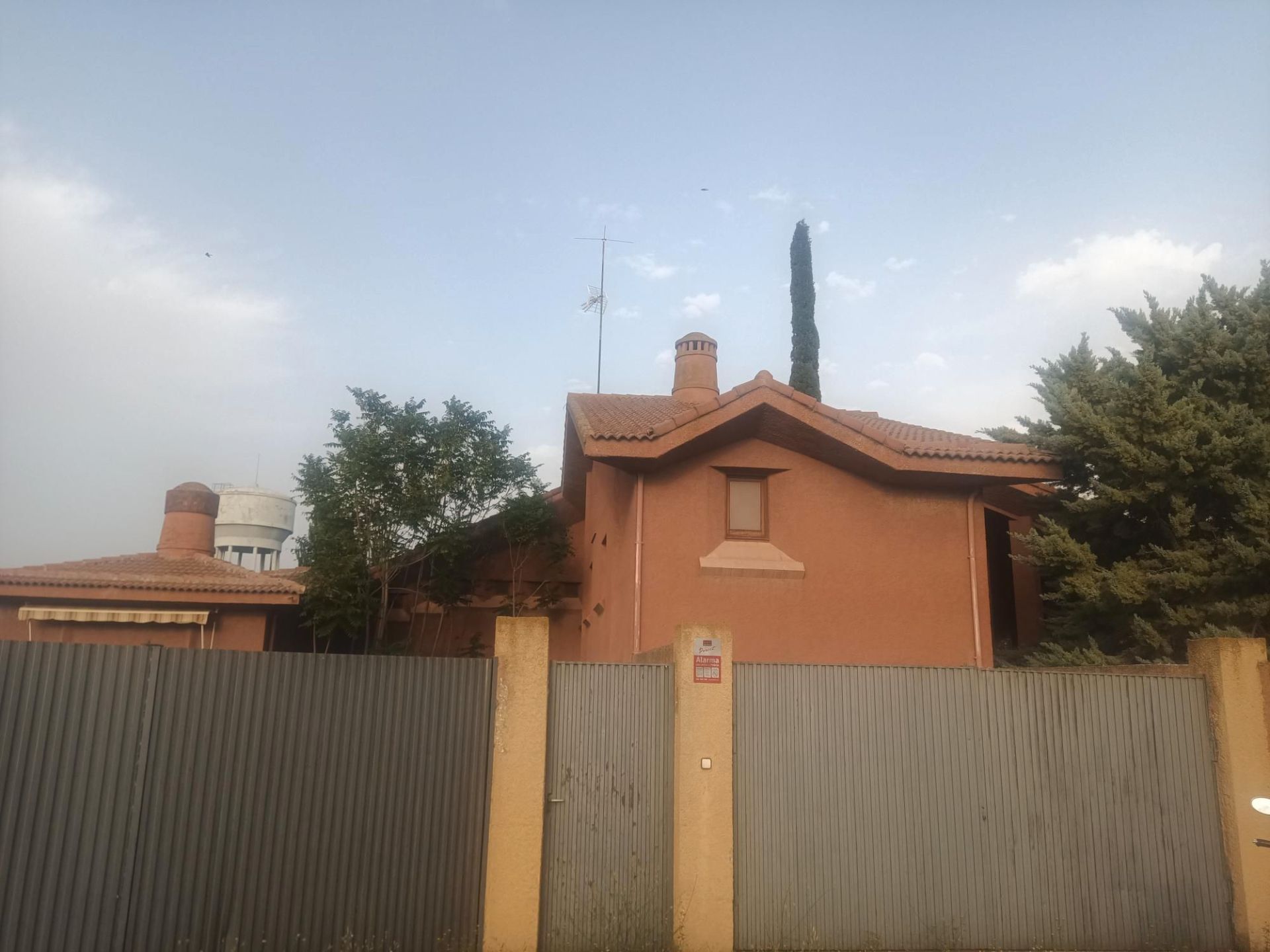 Vista exterior de Casa o xalet en venda en Ainzón amb Calefacció, Jardí privat i Terrassa