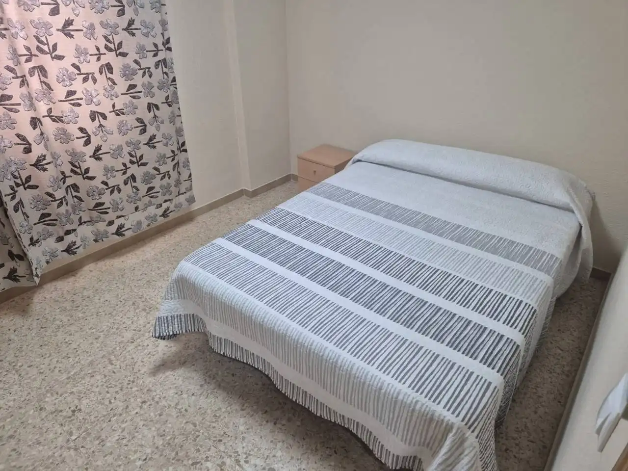 Schlafzimmer von Wohnung zur Miete in Badajoz mit Klimaanlage und Möbliert