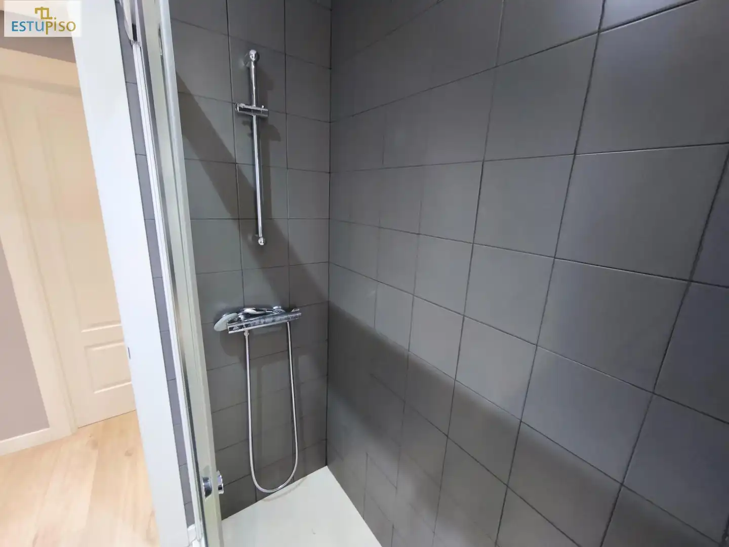 Baño de Piso en venta en Vitoria - Gasteiz con Calefacción y Trastero