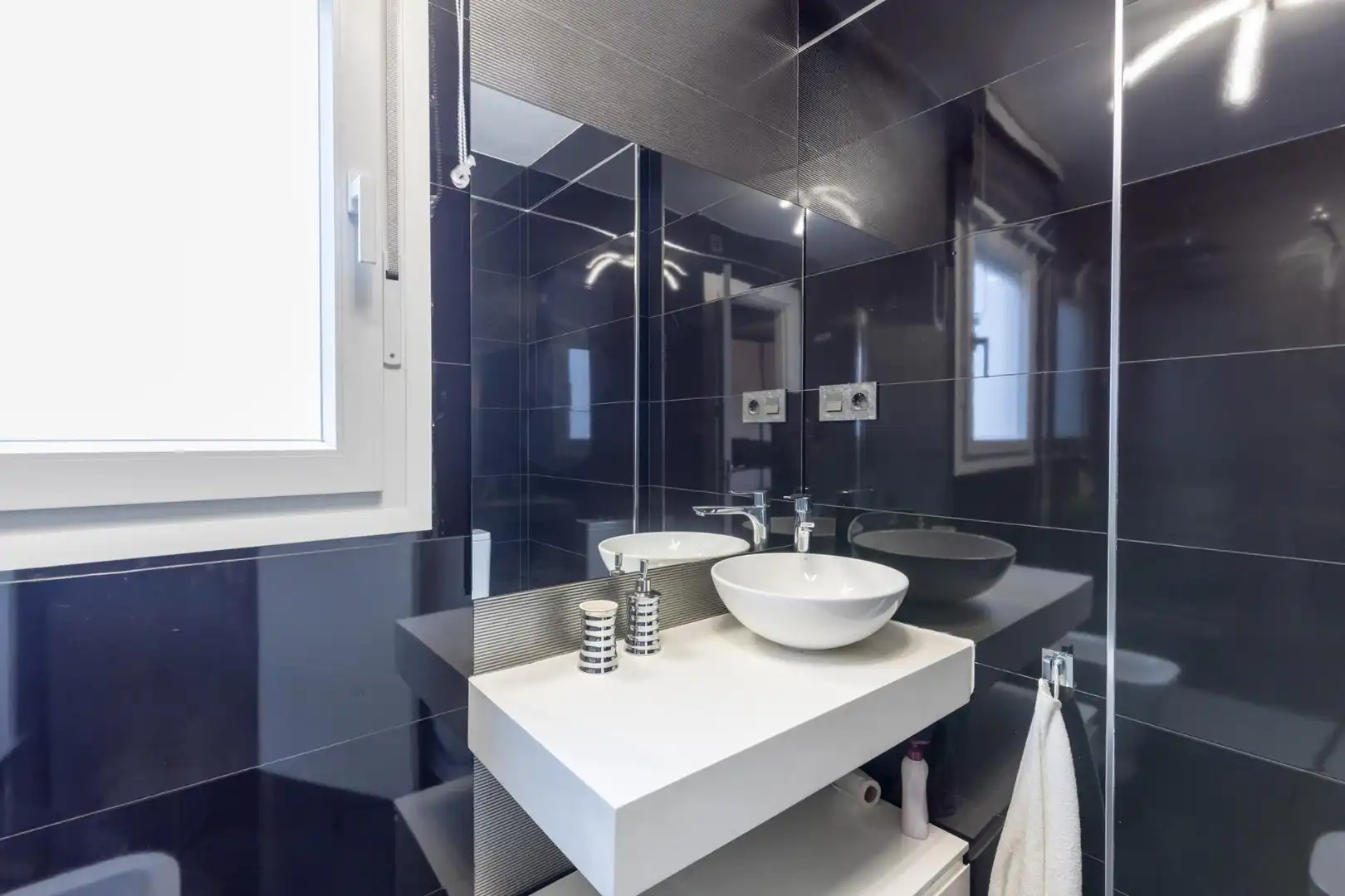 Baño de Casa adosada en venta en Güevéjar con Calefacción, Amueblado y Balcón
