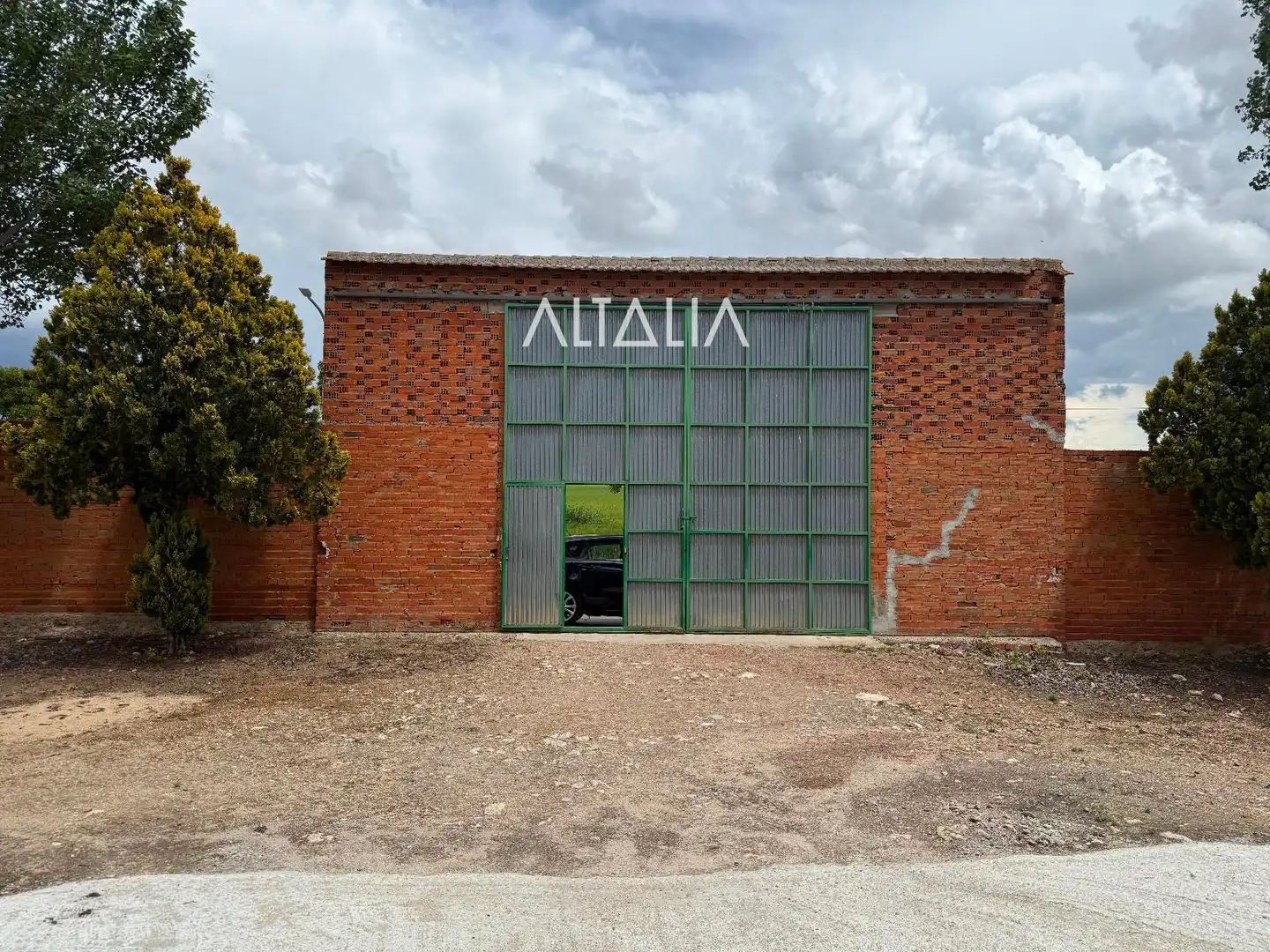 Vista exterior de Nave industrial en venta en Hontanaya