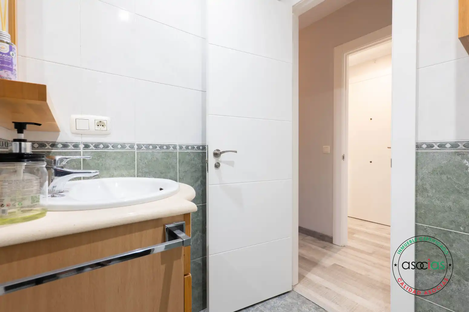 Bathroom of Flat for sale in Gijón   with Heating and Storage room