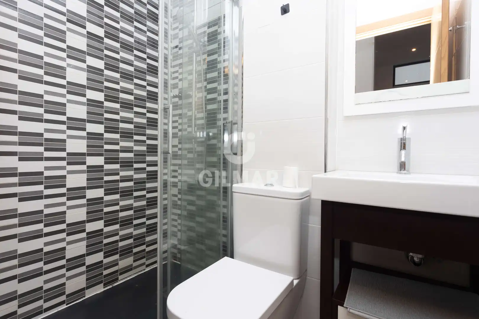 Badezimmer von Wohnung zum Verkauf in Madrid mit Heizung
