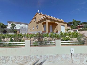 Detached house with pool for sale in NEPTU