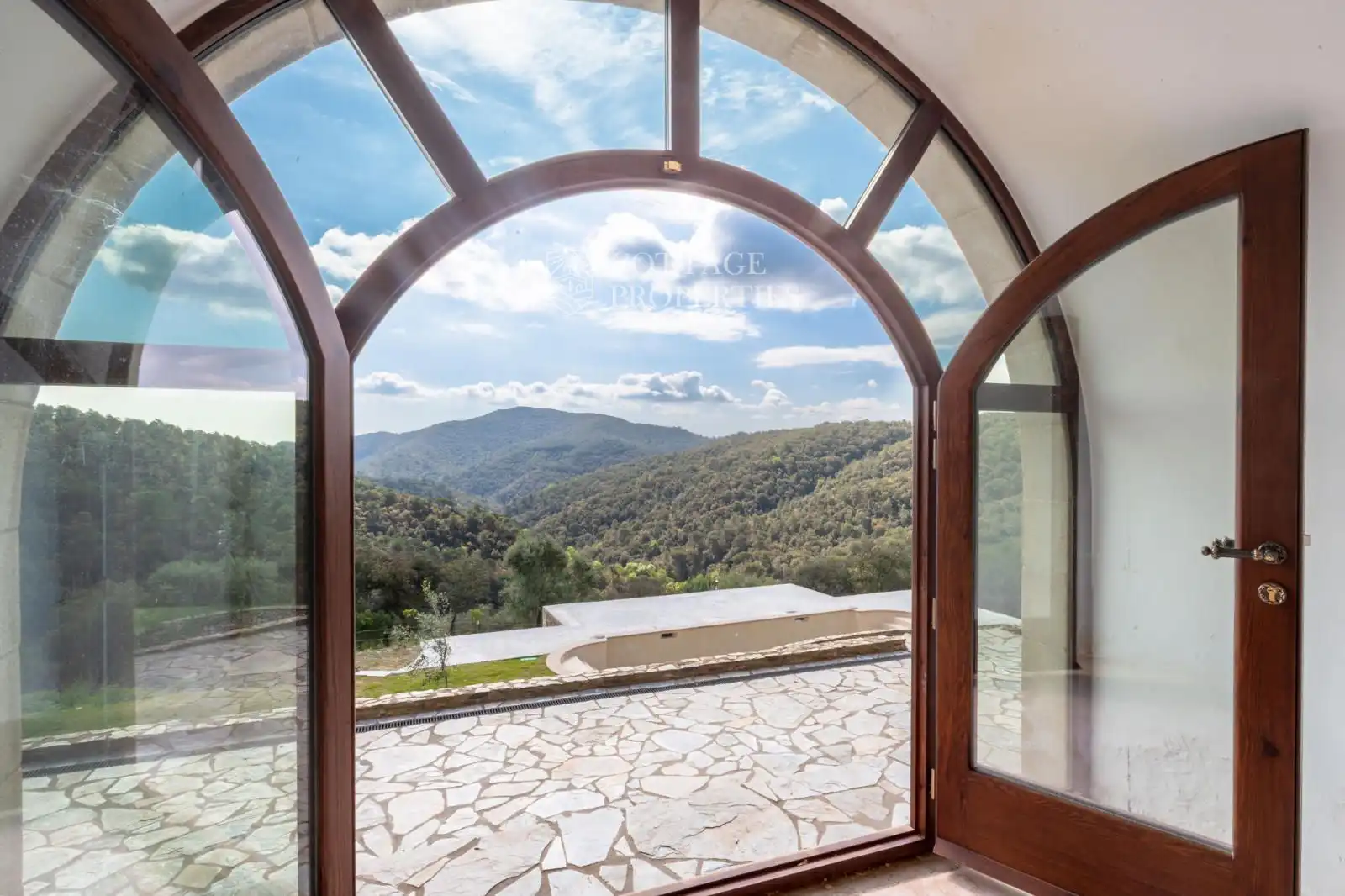 Country homes for sale in Llambilles  with Air Conditioner, Heating and Private garden