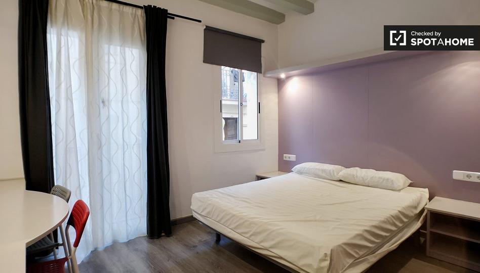 Photo 1 of Flat to rent in El Raval, Barcelona