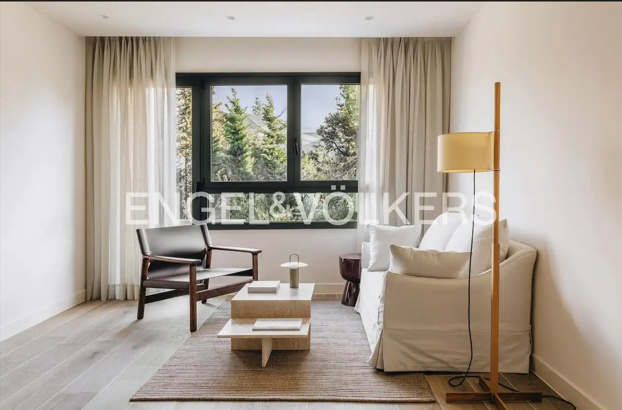 Appartement avec terrasse à louer à Urbanización La Moraleja