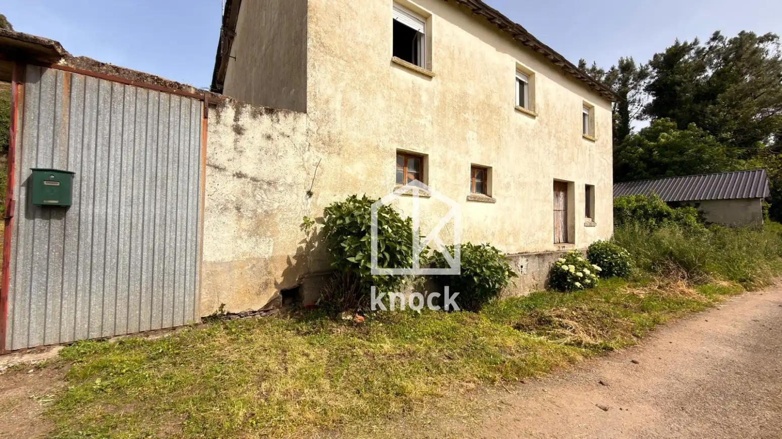 Vista exterior de Casa o xalet en venda en Valdés - Luarca amb Calefacció i Jardí privat
