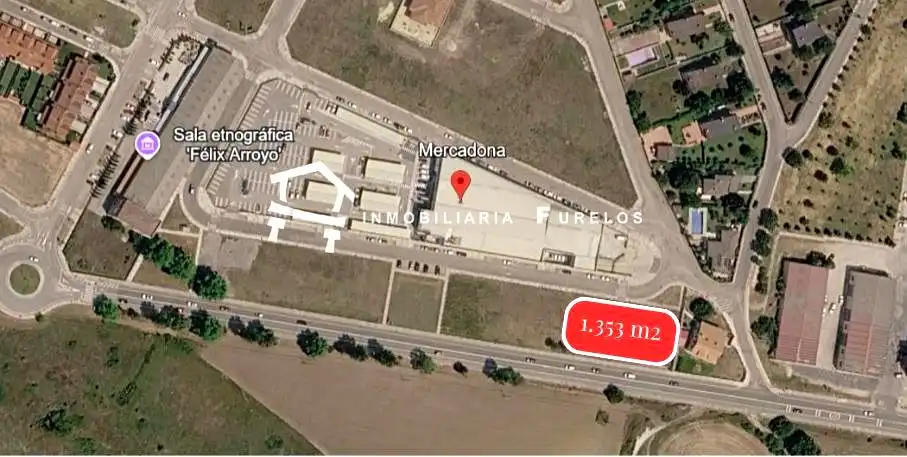 Lands and plots for sale in Calle Infanta Leonor 1
