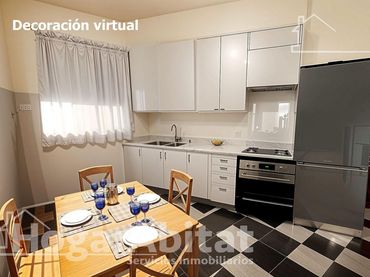 Casa con balcón en venta en Calle de San Vicente