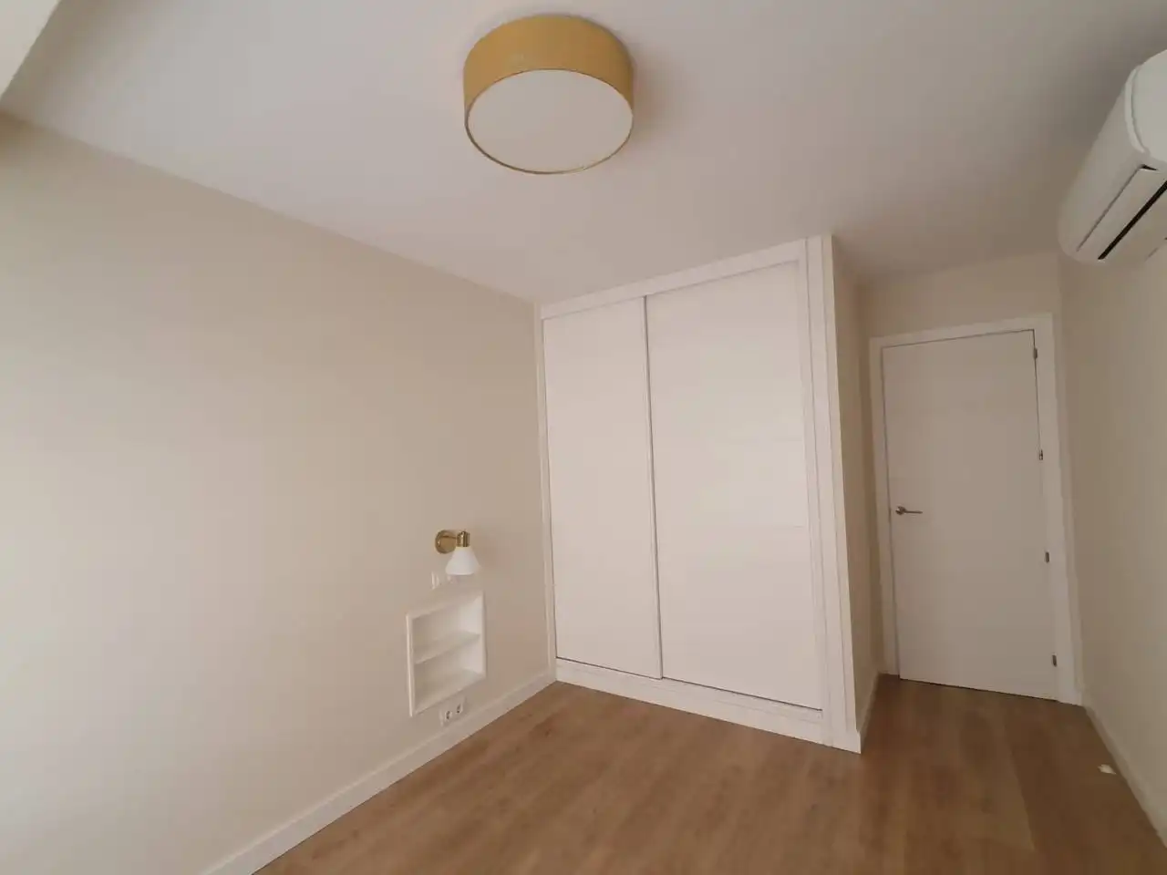 Habitación de Piso de alquiler en Badajoz con Aire acondicionado, Calefacción y Parquet