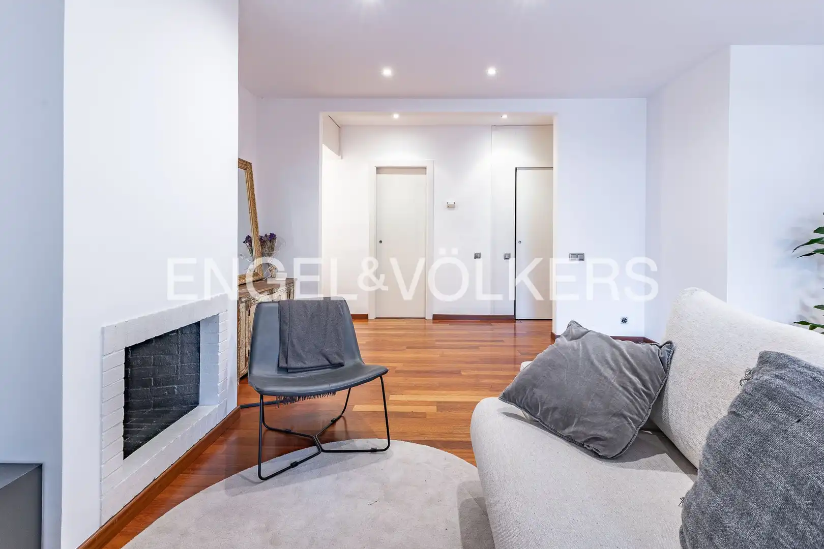 Sala de estar de Piso en venta en Sant Cugat del Vallès con Aire acondicionado, Calefacción y Jardín privado