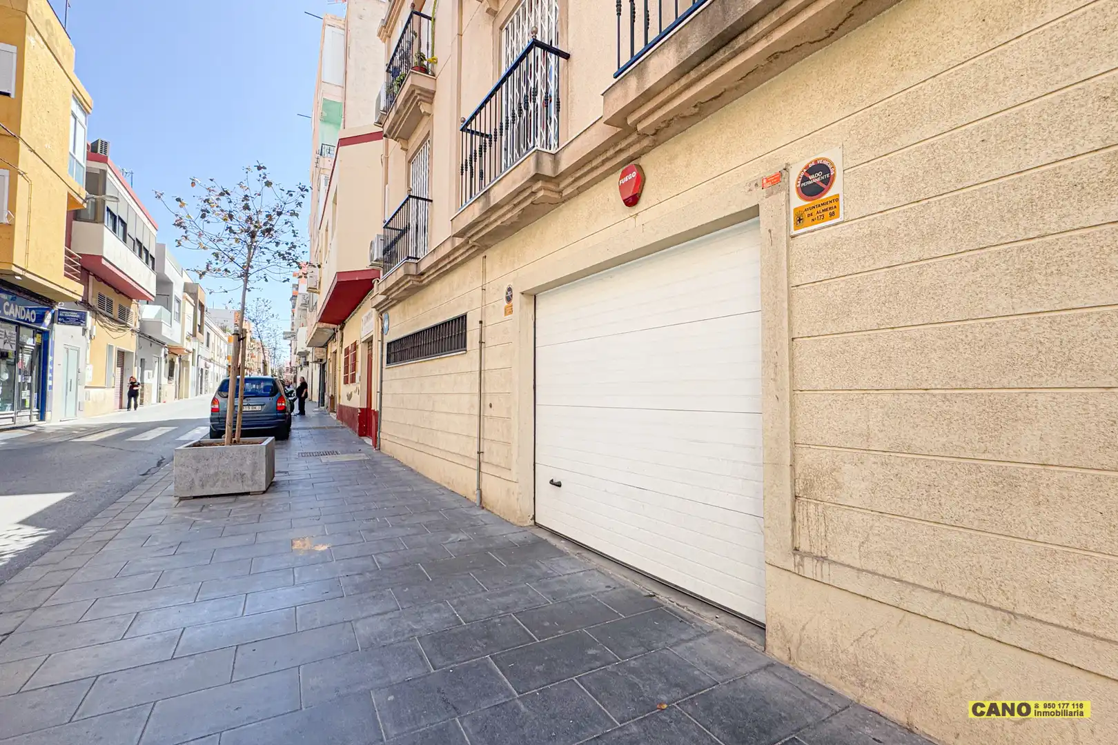 Parking de Piso en venta en Almería con Terraza y Trastero