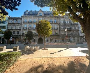 Vista exterior de Pis en venda en Vigo  amb Balcó