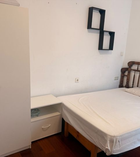 Foto 2 de Habitació a Carrer del Duc de Llíria, 67, Santa Bárbara, Llíria