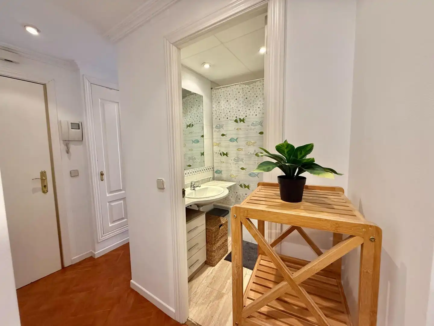 Badezimmer von Wohnung zur Miete in Madrid mit Heizung, Möbliert und Balkon
