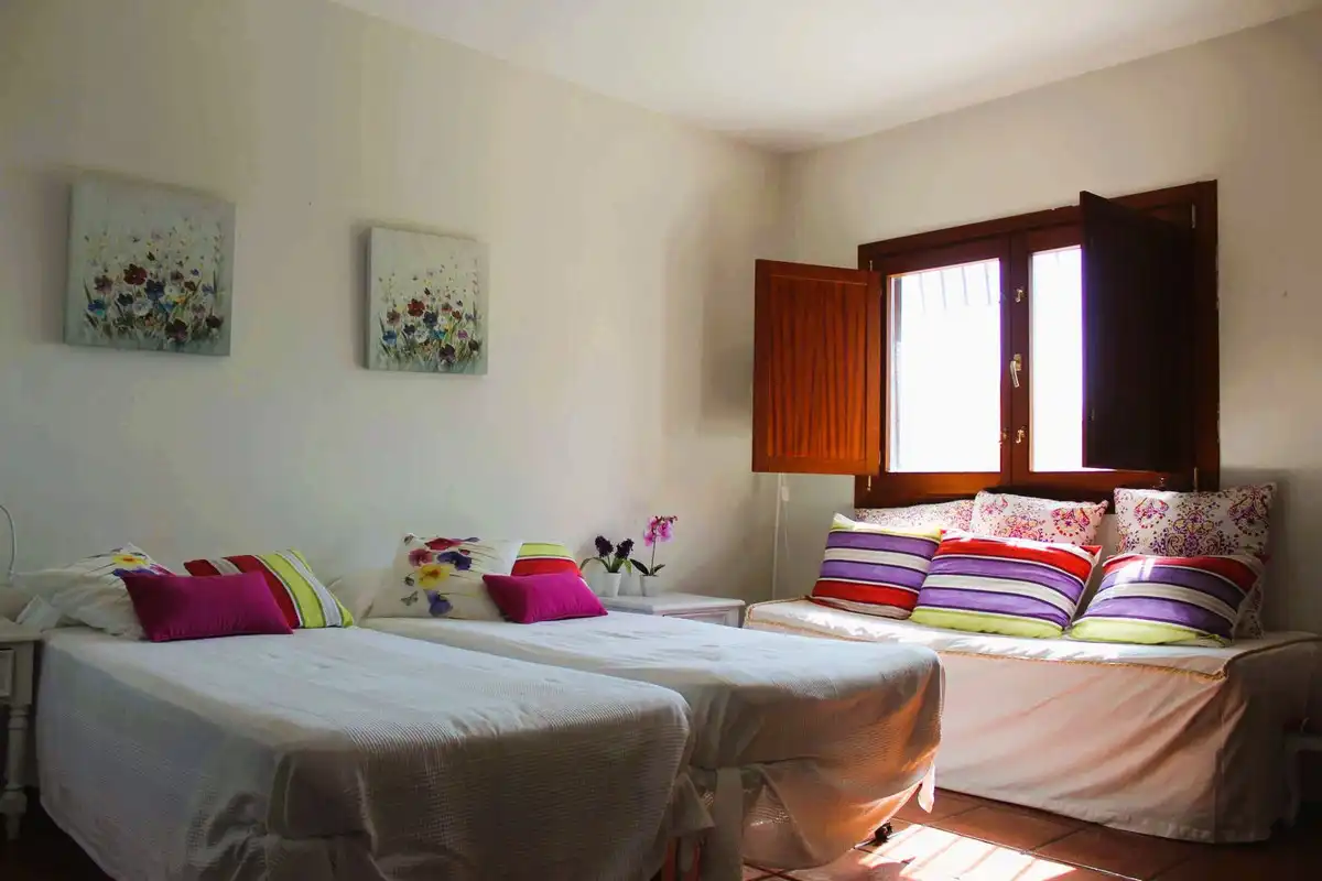 Dormitori de Casa adosada en venda en Marbella amb Aire condicionat, Terrassa i Traster