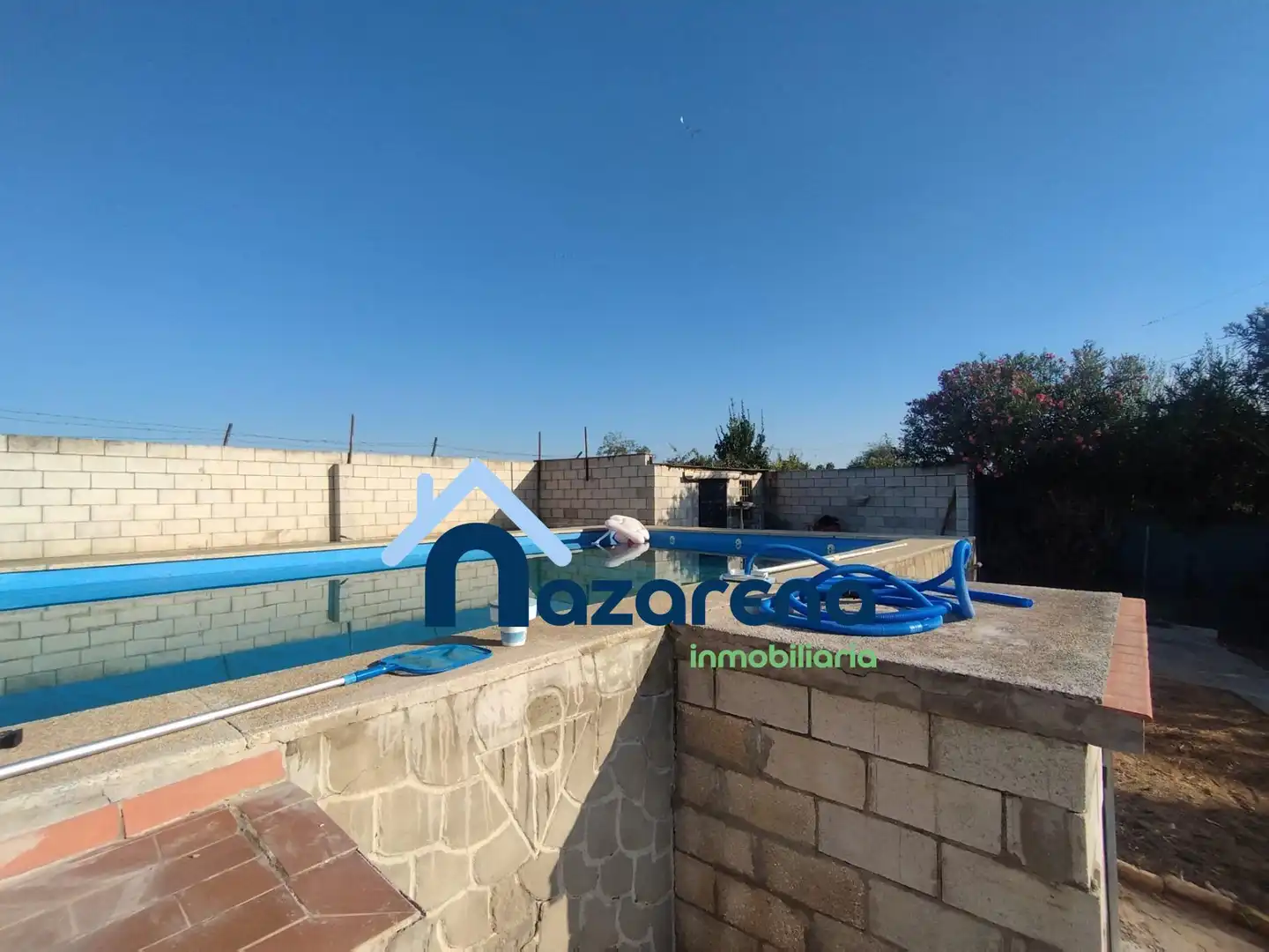 Piscina de Terreno en venta en Alcalá de Guadaira