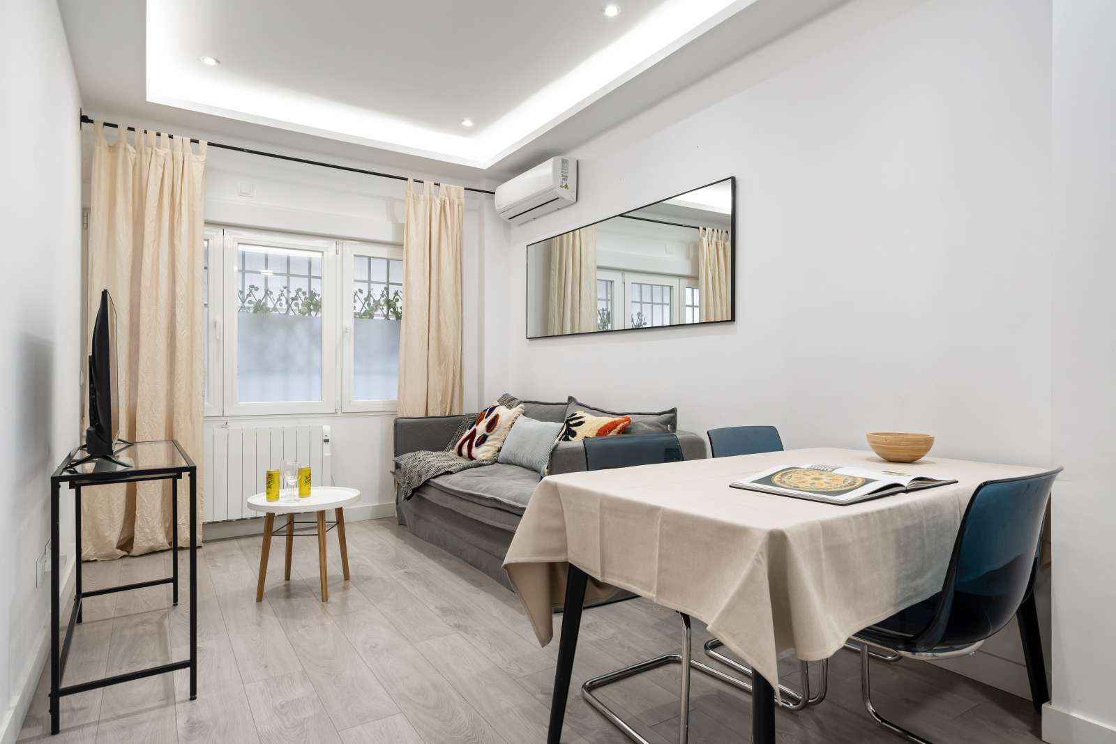 Sala d'estar de Apartament per a compartir en  Madrid Capital amb Aire condicionat i Terrassa