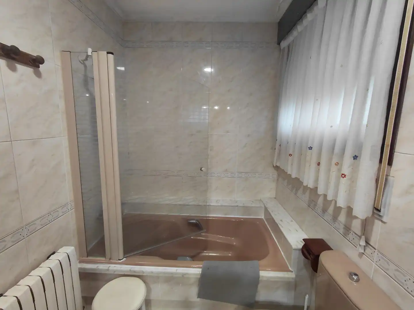 Baño de Casa o chalet en venta en Oleiros con Calefacción, Jardín privado y Parquet