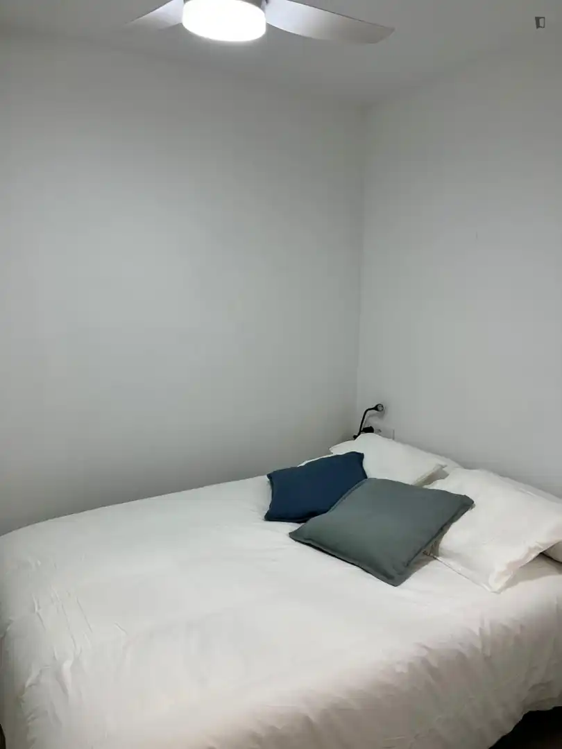 Habitación de Apartamento de alquiler en  Valencia Capital con Aire acondicionado, Amueblado y Horno